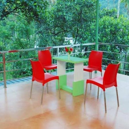 Thekkady Spice Valley Holiday Hotel Buitenkant foto